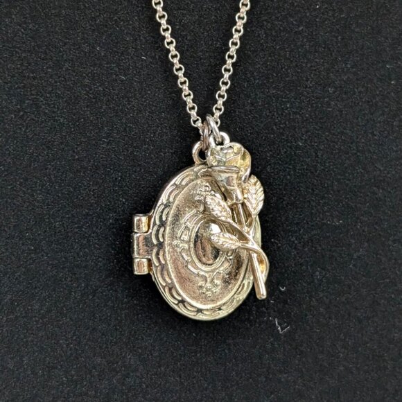 (2/$20) Dainty Flower & Locket Necklace - Picture 3 of 7